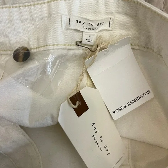 Blu Pepper Day to Day Cream Herringbone Belted Button Front Skirt Size Large‎ - Picture 4 of 5